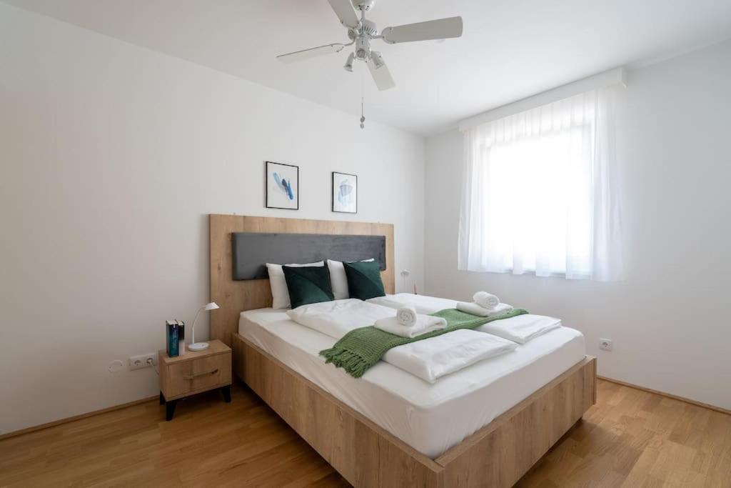 Trendy 1Br, Direct City Access By Hm Wenen Buitenkant foto