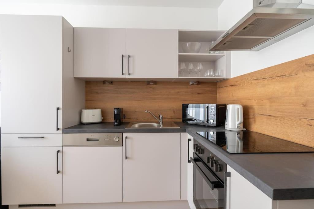 Trendy 1Br, Direct City Access By Hm Wenen Buitenkant foto
