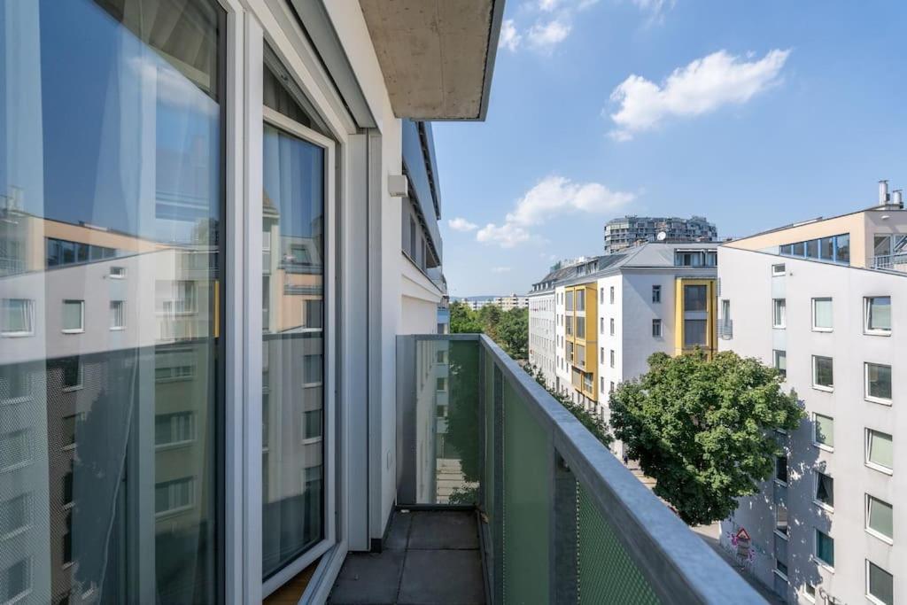 Trendy 1Br, Direct City Access By Hm Wenen Buitenkant foto