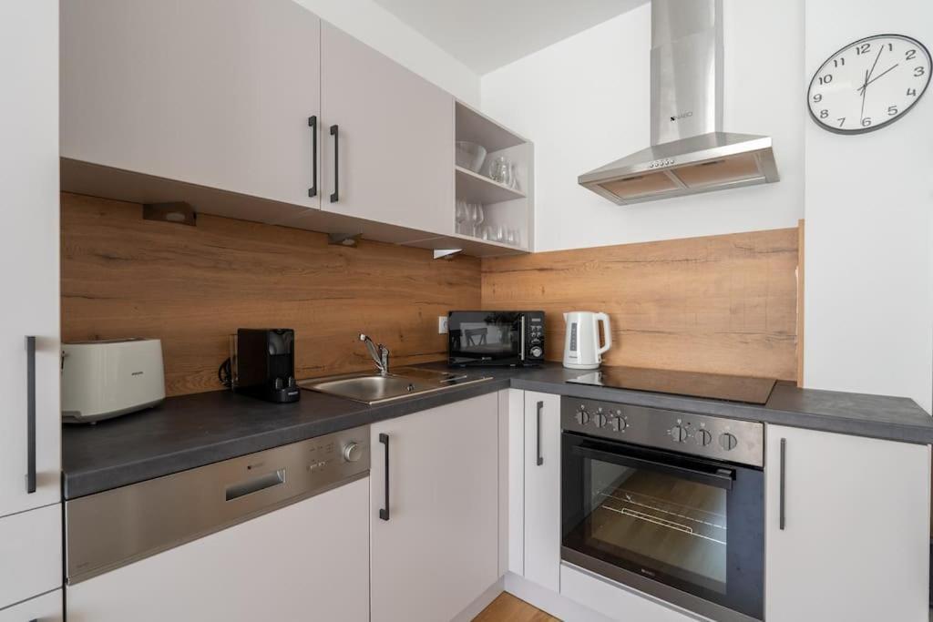 Trendy 1Br, Direct City Access By Hm Wenen Buitenkant foto